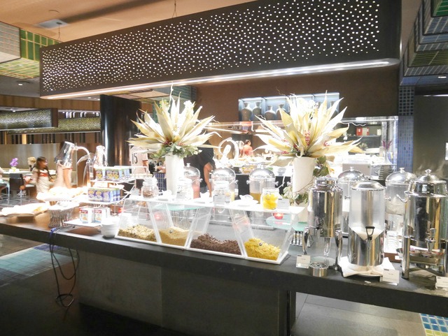 Azur Weekend Breakfast Buffet Crowne Plaza Changi Airport A