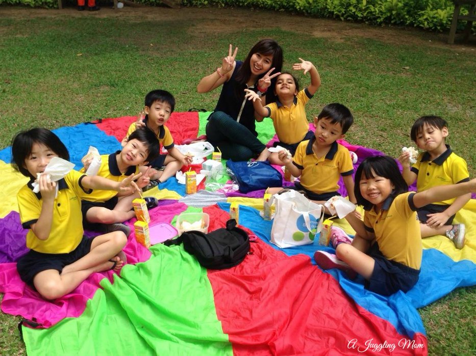 Picnic with her K2 class